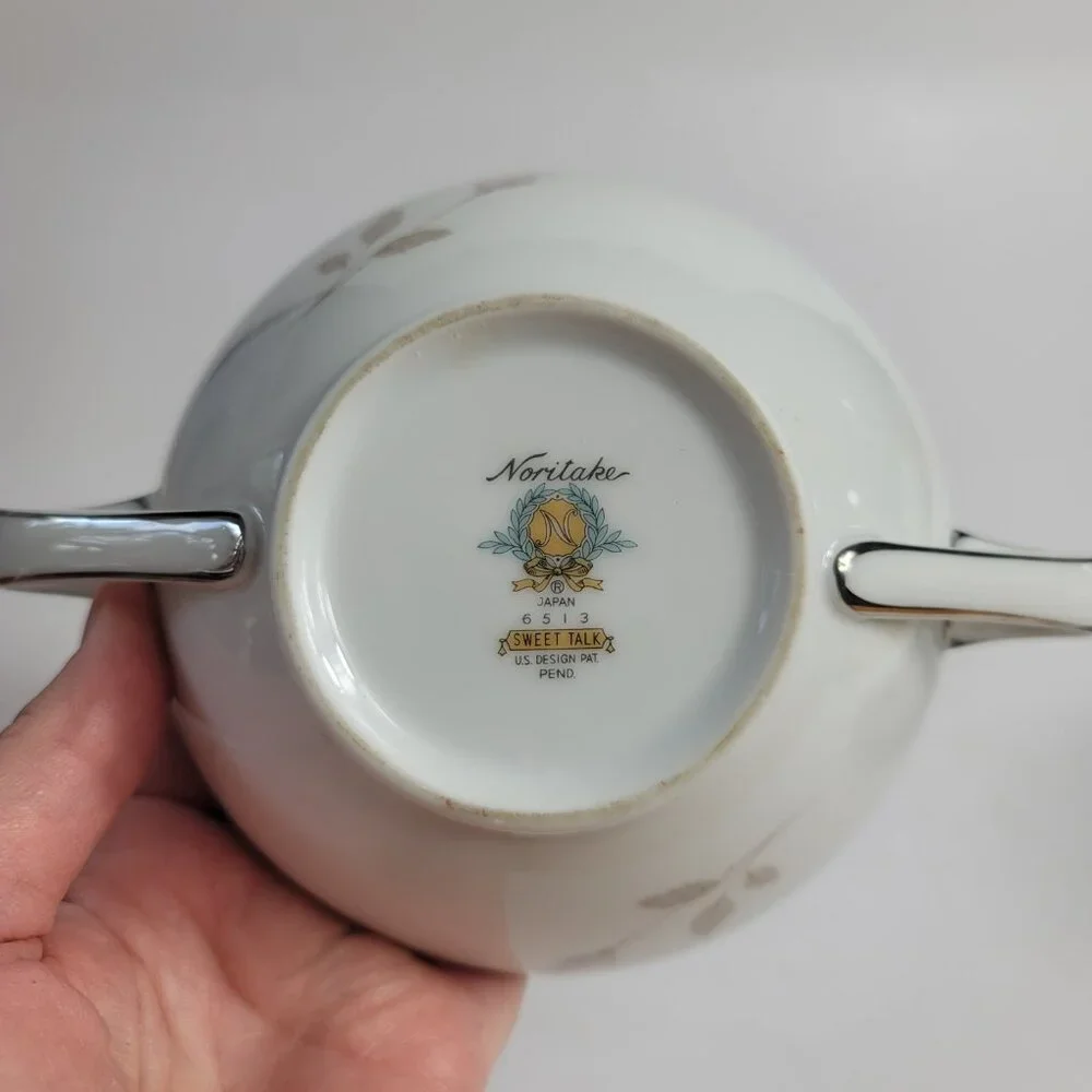 Noritake Sweet Talk Sugar Bowl & Lid White with Pink & White Roses